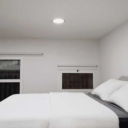 Homeforguest Bioma Modern & Minimalist Apartment Santa Cruz de Tenerife Bagian luar foto