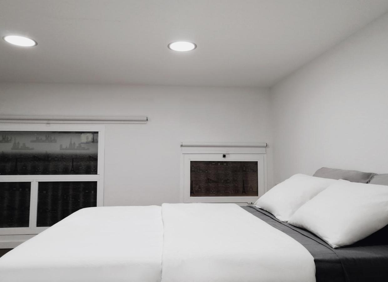 Homeforguest Bioma Modern & Minimalist Apartment Santa Cruz de Tenerife Bagian luar foto